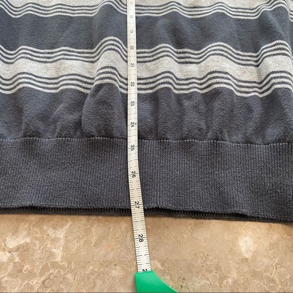 Tommy Hilfiger long sleeve V-neck wide stripe sweater size large Men’s - Picture 8 of 8